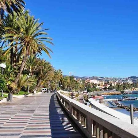 Appartamento Incantevole In Piazza Bresca, San Remo Exterior foto