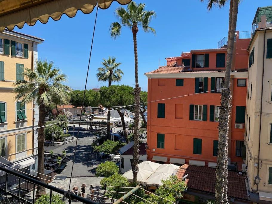 Appartamento Incantevole In Piazza Bresca, San Remo Exterior foto