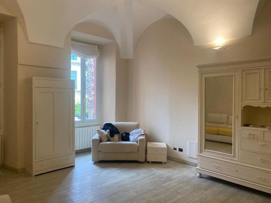 Appartamento Incantevole In Piazza Bresca, San Remo Exterior foto